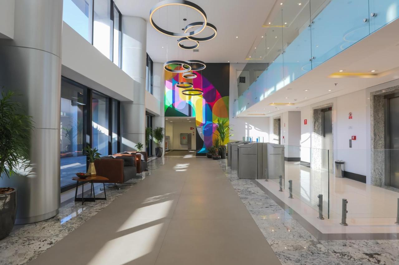 Ramada Hotel & Suites Озаску Экстерьер фото